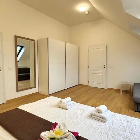 Pb 73m2 Apartment Banska Bystrica
